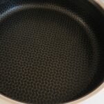 ZEROPAN Königtum Schmorpfanne 28 cm mit Glasdeckel – Detailansicht