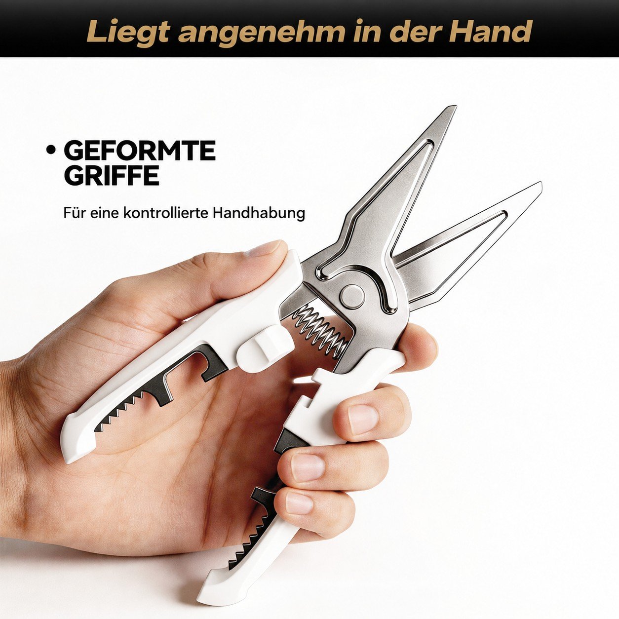 ZEROPAN Küchenschere mit geformten Griffen in der Hand