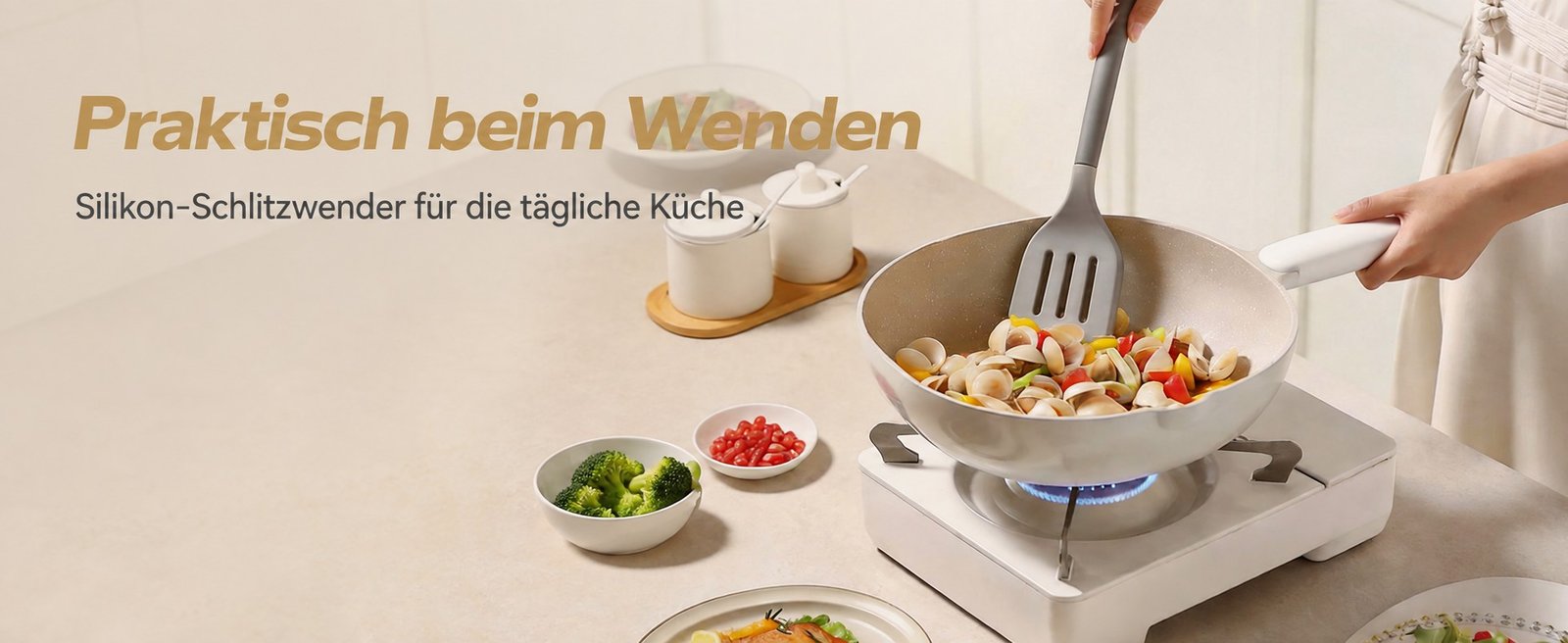 ZEROPAN Silikon-Schlitzwender beim Wenden in der Pfanne